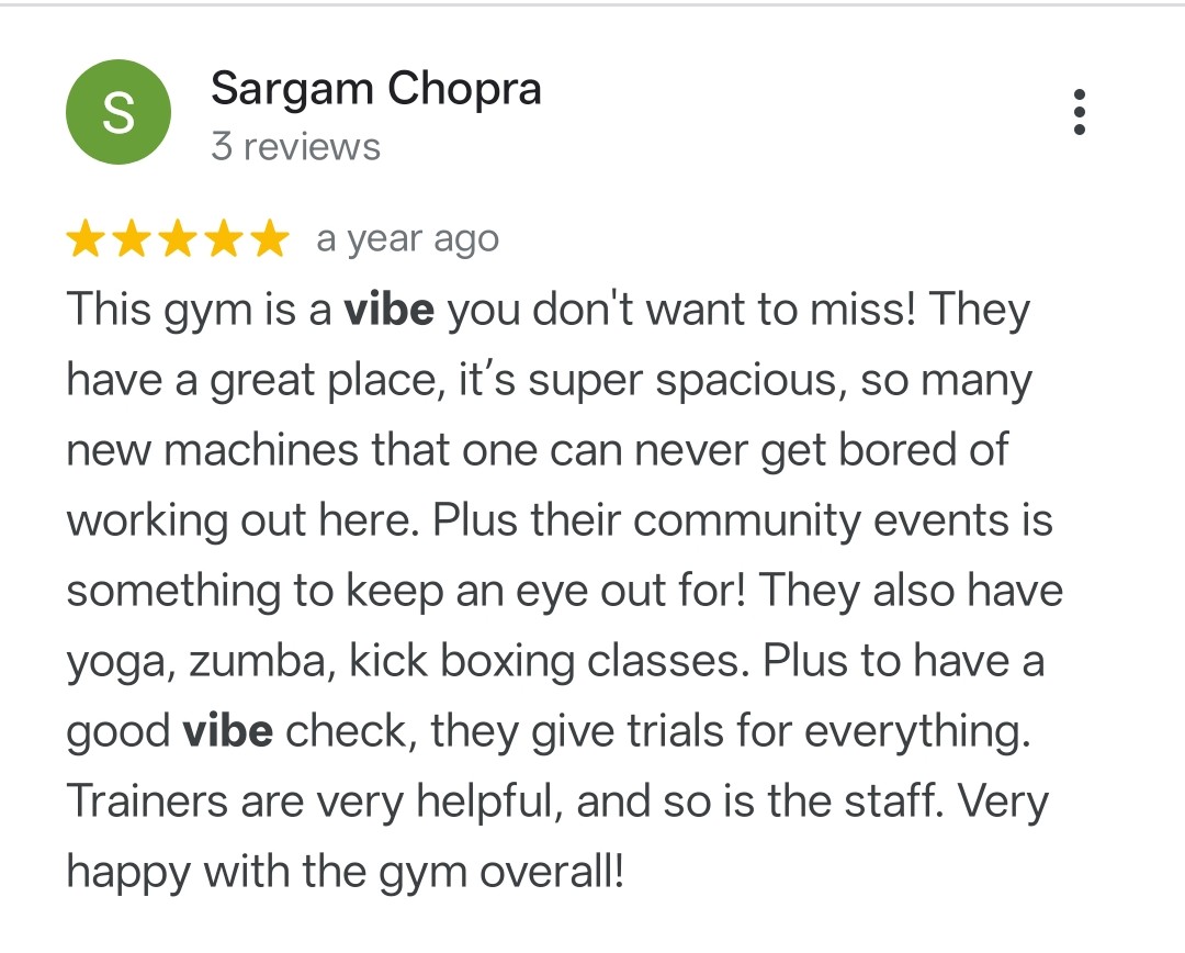 Google review praising vibe and ambience at Fit Playce