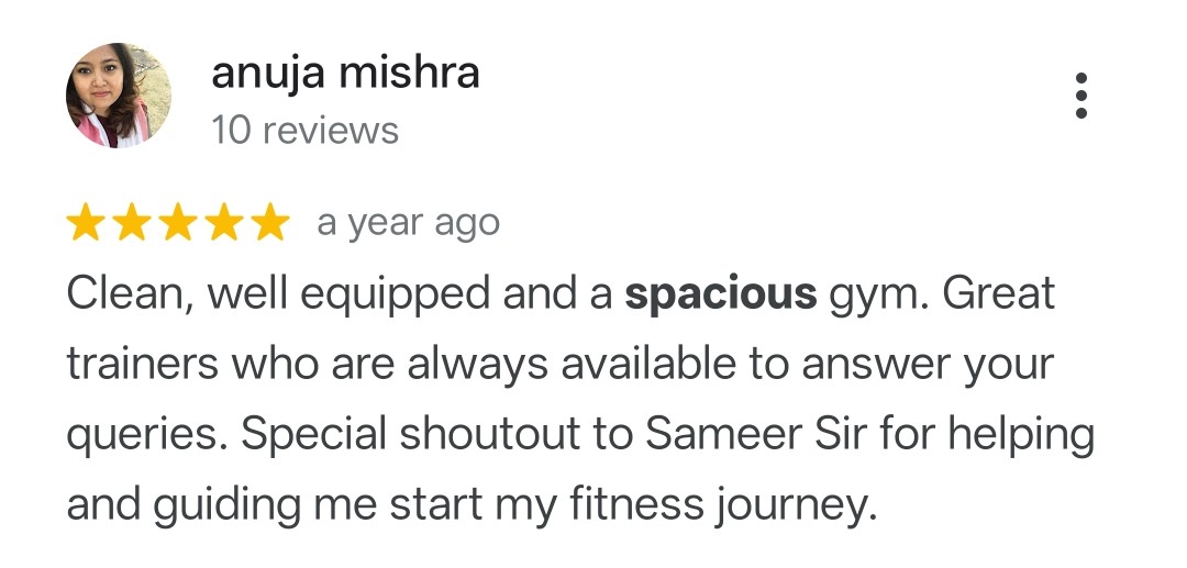 Google review praising spacious gym at Fit Playce