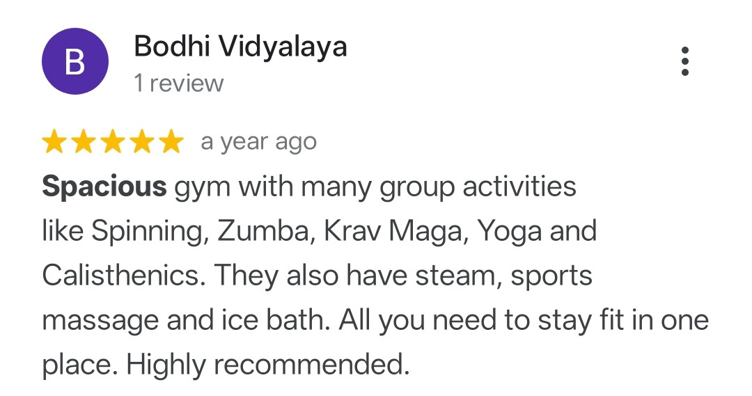 Google review praising spacious gym at Fit Playce